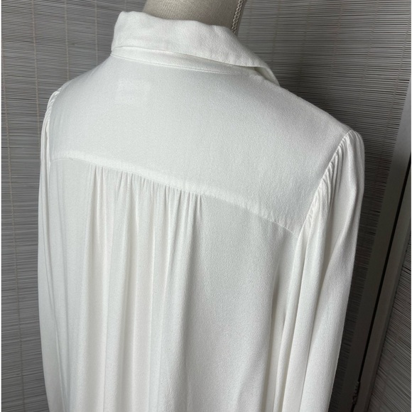 Wilfred White Button-Down Blouse Size L Long Sleeve Button Cuffs - Picture 5 of 9